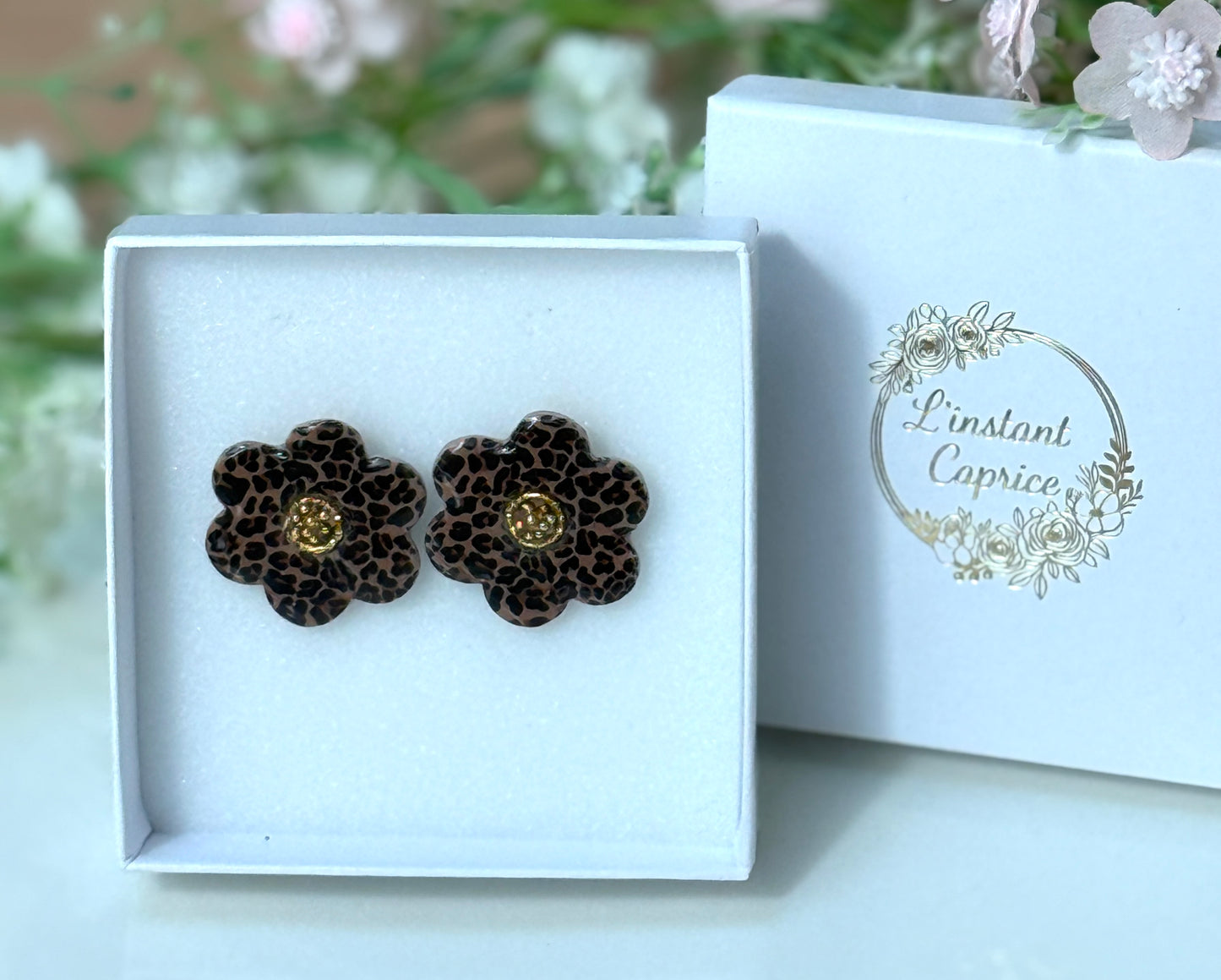 Puce d'oreille fleur