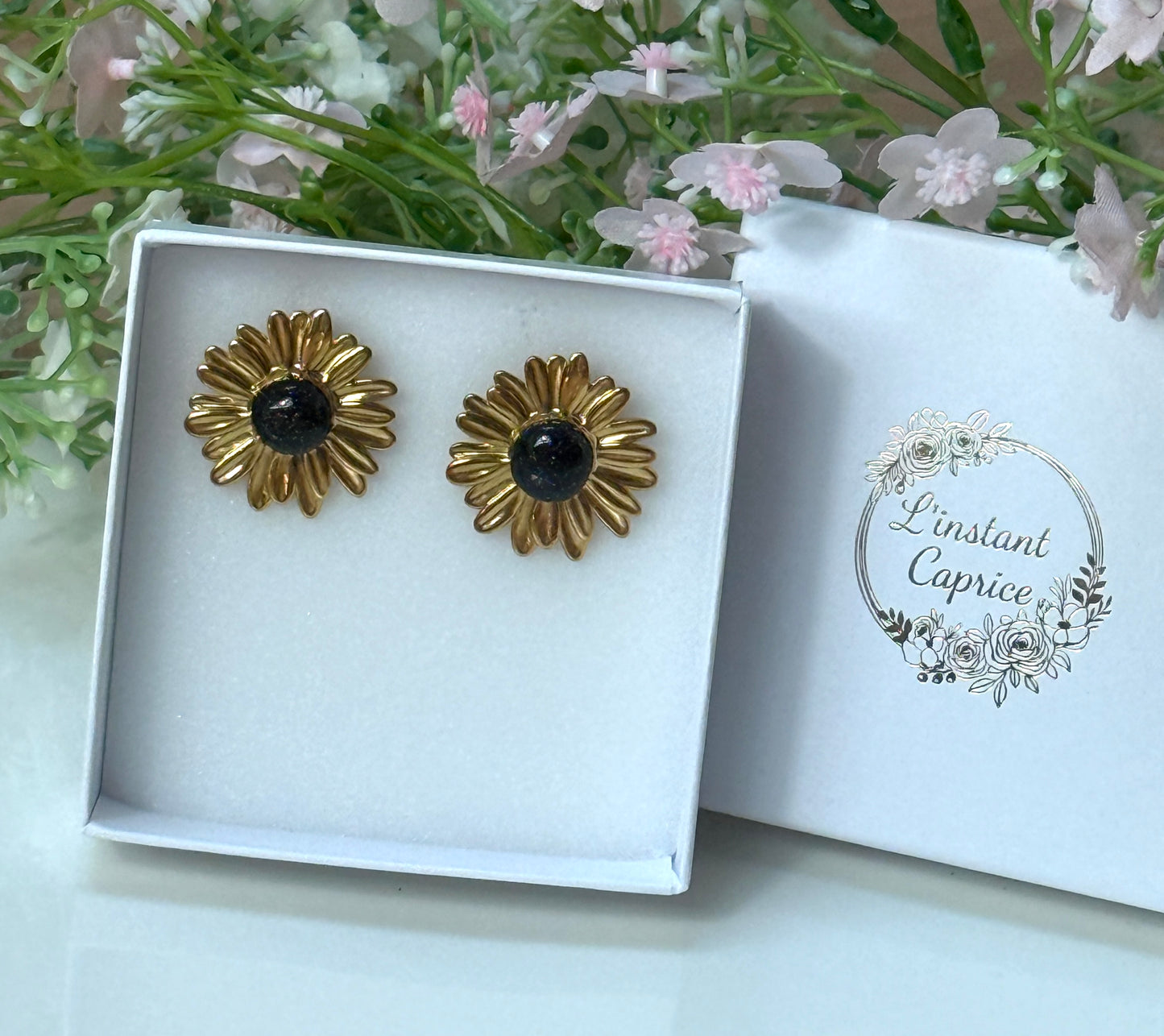 Puce d'oreille fleur