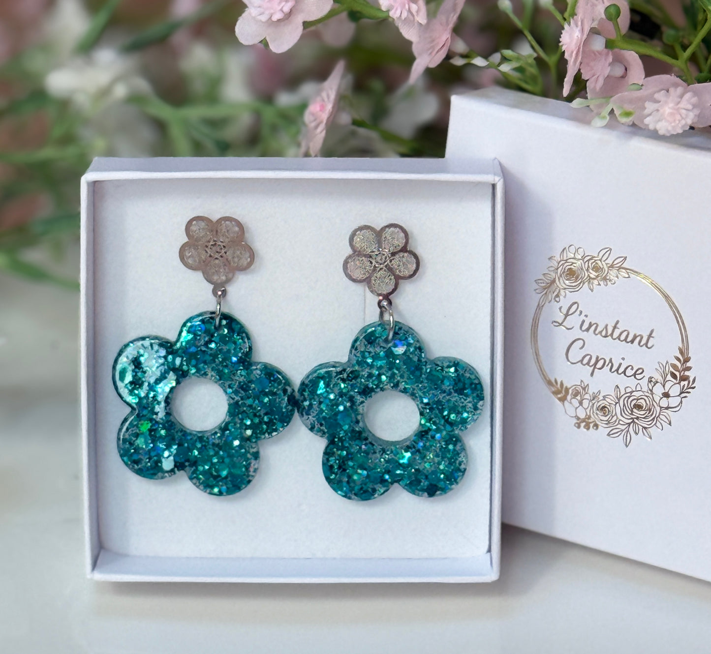 Boucle Maxi Fleur Résine et Paillette
